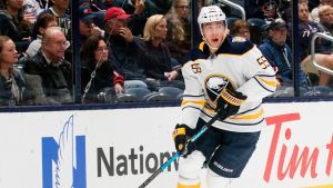 Ristolainen gjorde 33 poäng på 69 matcher i grundserien. Rasmus Ristolainen med pucken vid sargen
