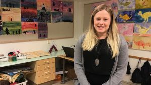 - Jag tror att de i min omgivning märker av att jag har svårt att fokusera, säger Heidi Björkstrand-Berg. Heidi Björksten-Berg sitter på