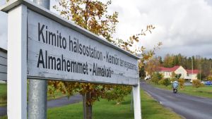 Invånare på Kimitoön skulle gärna se att Almahemmet blir kvar i någon form. Almahemmet mot en mulen himmel.
