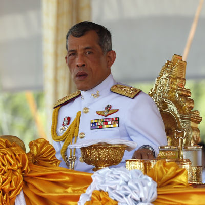 Thailands kronprins Maha Vajiralongkorn som är känd för sina skandaler och älskarinnor har uppträtt allt mer i offentligheten ju längre fadern har vårdats på sjukhus