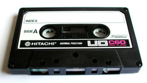 Hitachi merkkinen C-kasetti.
