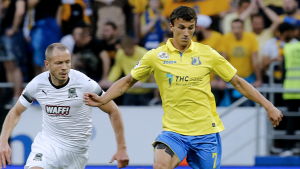 Roman Eremenko har gjort väl i från sig med FC Rostov. Roman Eremenko tar emot en passning.