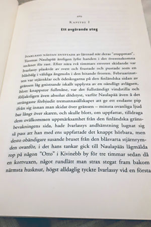 Redan på första sidan ger Thomas Wulff prov på sin karaktäristiska stil Redan på första sidan ger Thomas Wulff prov på sin karaktäristiska stil