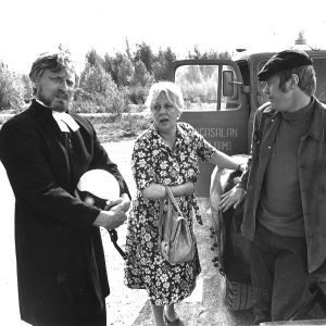 Kohtaus tv-sarjasta Tankki täyteen.