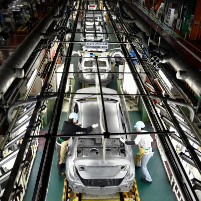 Tuotantoa Toyotan Tsutsumin autotehtaalla Japanissa. Japanin ja EU:n vapaakauppasopimus alentaa japanilaisautojen tuontitulleja.