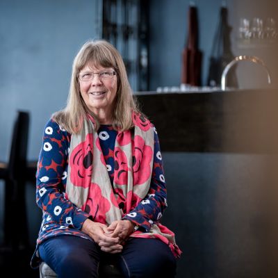 Ilse Hammar kirjoitti kirjan isästään Olavi Virrasta.