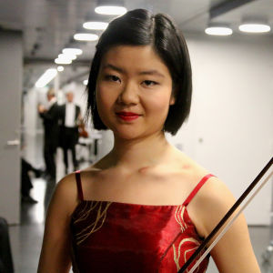 Mayumi Kanagawa aloitti toisen finaalipäivän Sibeliuksen viulukonsertolla.