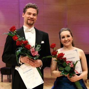 Baritoni Kristian Lindroos ja sopraano Suvi Väyrynen voittoon Lappeenrannan laulukilpailuissa 2016.
