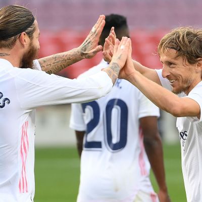 Sergio Ramos och Luka Modric firar mål.