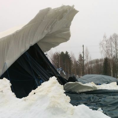 Sortuneen jääsillan toinen pää.
