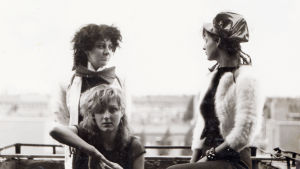 The Slits joskus 1970-luvulla. The Slits -yhtyeen jäsenet joskus 1970-luvulla. Kuva dokumenttielokuvasta.