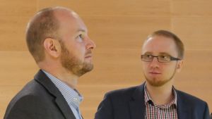 Till arbetsgruppen hör bland annat Sampo Terho och Simon Elo. Sampo Terho och Simon Elo, medlemmar i Sannfinländarnas riksdagsgrupp