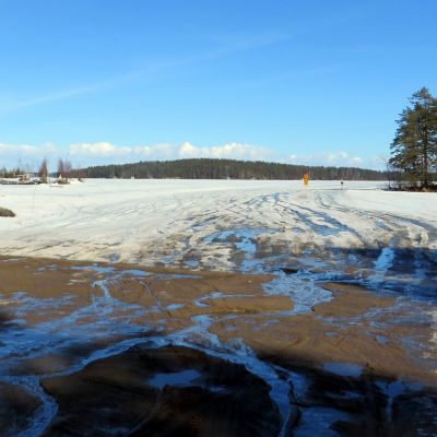 Vaajasalon jäätie huhtikuussa 2017.