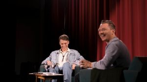 Mattias Björkas låttexter handlar främst om Vasa och hur det är att vara ung. Fredrik Furu intervjuar Mattias Björkas.