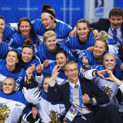 Naisleijonat juhlii.