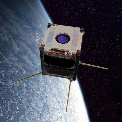 Suomi 100 -satelliitti renderointi avaruudessa