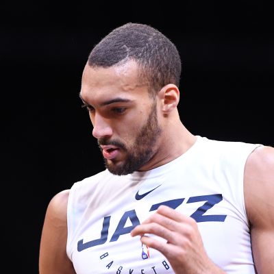 Rudy Gobert lähikuvassa.