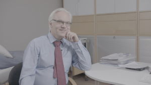- Man dör inte av ME/CFS men självmordsrisken är stor, säger Olli Polo som hoppas få öppna sin mottagning snart igen. läkaren Olli Polo osm behandlar ME/CFS