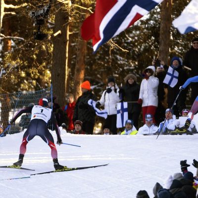 Martin Johnsrud Sundby och Sergej Ustiugov gjorde upp om VM-guldet i skiathlon.