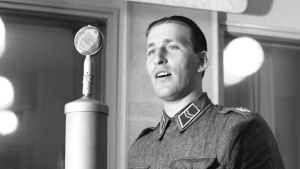 Henry Theel studiossa, 1944