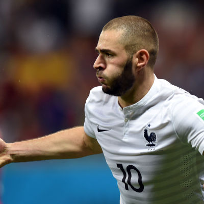 Karim Benzema gör 4-0 mot Schweiz i fotbolls-VM.