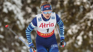 För två vintrar sedan var Eveliina Piippo ankare i Finlands VM-lag. Nu var hon långt från världscuppoäng i Ruka. Eveliina Piippo Ruka 2020.