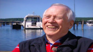 Thorvald i Yles program Snabbare, högre, starkare 2007. Thorvald Strömberg skrattar, 2007.