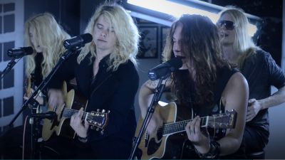 Santa Cruz spelar live i X3M-tv:s studio