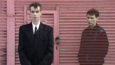 Pet Shop Boys. Kuvakaappaus musiikkivideosta West End Girls.