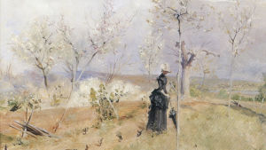 Tavla med en kvinna i svart klänning i en körsbärsträdgård. Bilden är beskuren. Karin Larsson, Körsbärsblom, 1884. Olja på pannå, 72 x 65 cm