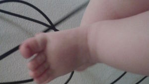 vauvan jalat