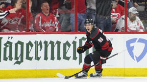 Teuvo Teräväinen firar. Teuvo Teräväinen jublar.