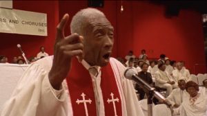 Gospel-legenda Thomas A. Dorsey saarnaa kirkossa. Kuva dokumentista Say Amen, Somebody!