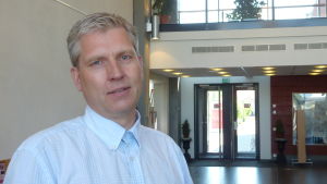 Eero Kitinoja uppmanar folk att för läkare visa tydliga rodnader eller ringar. Läkaren Eero Kitinoja