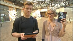 Antti Holma kirjoitti Stradan pyynnöstä Fifty Shadesia uusiksi. Antti Holma ja Marjut Tervola