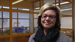 Anette Asplund-Kähärä. Anette Asplund-Kähärä, skolgångshandledare i Näse skola i Borgå.