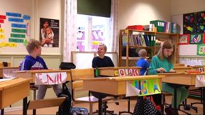Bromarv skola är en av de sju nedläggningshotade skolorna i Raseborg. Elever i Bromarv skola.