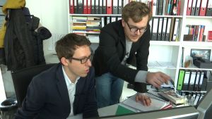 Bastian Obermayer och Frederik Obermaier på Süddeutsche Zeitung frederik obermaier och bastian obermayer
