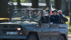 Venäläiset juhlivat voitonpäivää Latvian Riiassa.