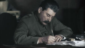 Josef Stalin betraktade judar som amerikanska spioner eller illojala sovjetmedborgare. Josif Stalin työssään