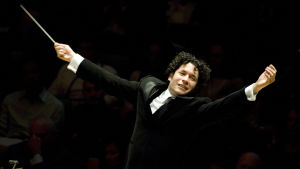 Kapellimestari Gustavo Dudamel.