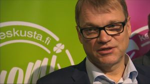 Juha Sipilä, Centern: "Vi håller på att formulera ett brev till våra kommunala beslutsfattare, där vi uppmuntrar dem att fästa uppmärksamhet vid satsningar på bland annat barnskydd på det sätt som statsandelshöjningen förutsätter." Juha Sipilä