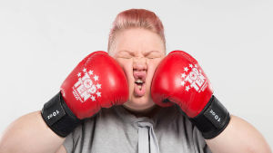 Jenny Lehtinen nyrkkeilee