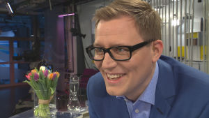 Aamu-TV:n toimittaja Mikko Haapasen herätyskello soi puoli kolmelta aamulla. Aamu-TV:n toimittaja Mikko Haapanen