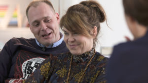 Nina och Freddy i Cirkussoffan. Freddy Friberg och Nina Brännskär-Friberg gästar Cirkus Familj.