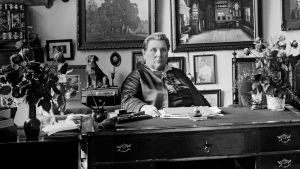 Lucina Hagman var Martharörelsens första pionjär. Hon hörde också till de första kvinnorna i lantdagen. I år har det gått 120 år sedan Lucina och några vidsynta kvinnor inledde sitt arbete för jämställdhet i Finland. Lucina Hagman kodissaan vuonna 1922.