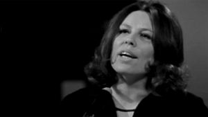 Annikki Tähti laulaa Ylen ohjelmassa 1972.