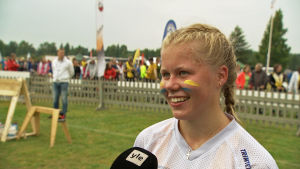 Espoon Suuntas Maria Määttänen vann stafettguld i junior-EM i Slovakien. Orienteraren Maria Määttänen intervjuas under Ungdomens Jukola i borgå 2017.