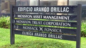 Mossack Fonsecan toimistokyltti Panama Cityssä.