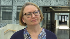 Arja Lyytikäinen hoppas att köken minskar på mättat fett i skolmaten. Arja Lyytikäinen har gjort upp rekommendationer för skolmat.